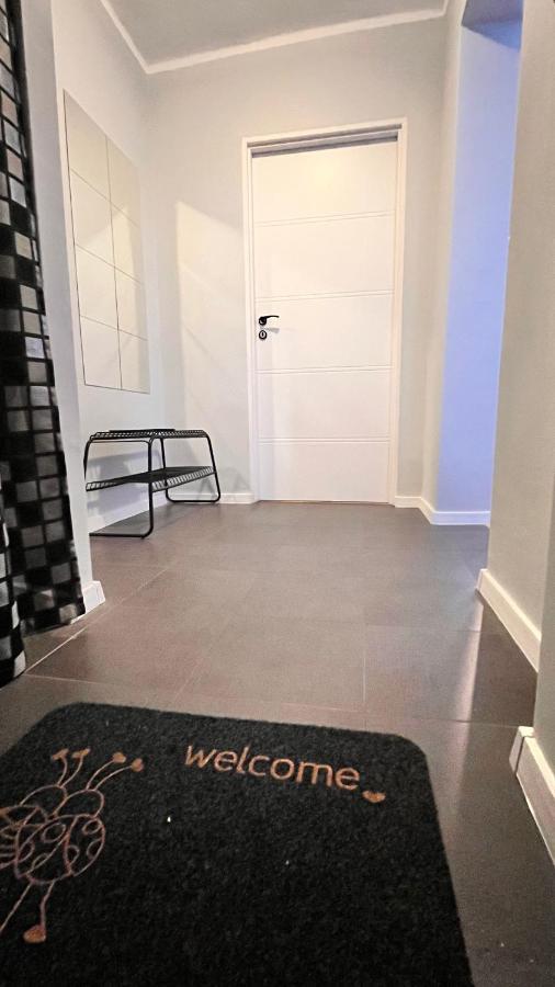 Apartament Z Widokiem Na Spodek Katowice Bagian luar foto