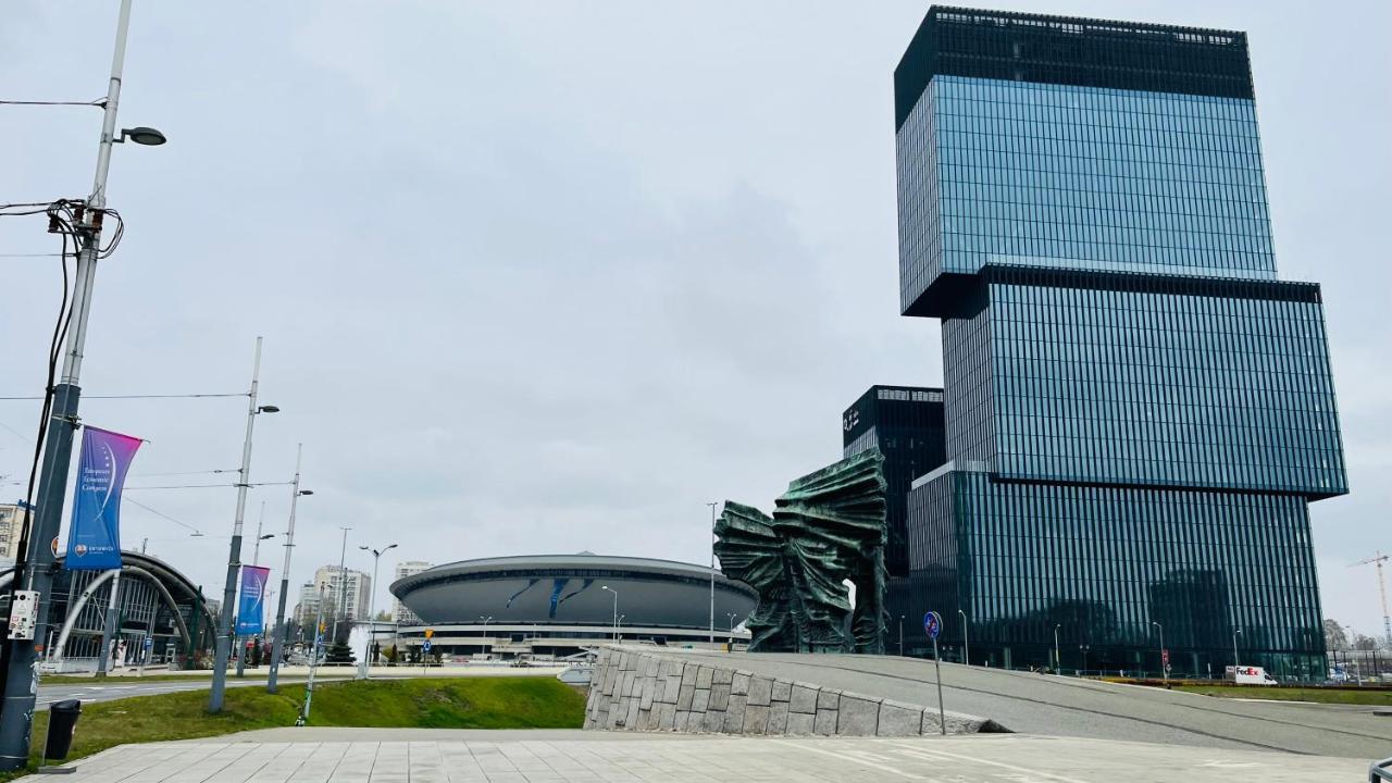 Apartament Z Widokiem Na Spodek Katowice Bagian luar foto