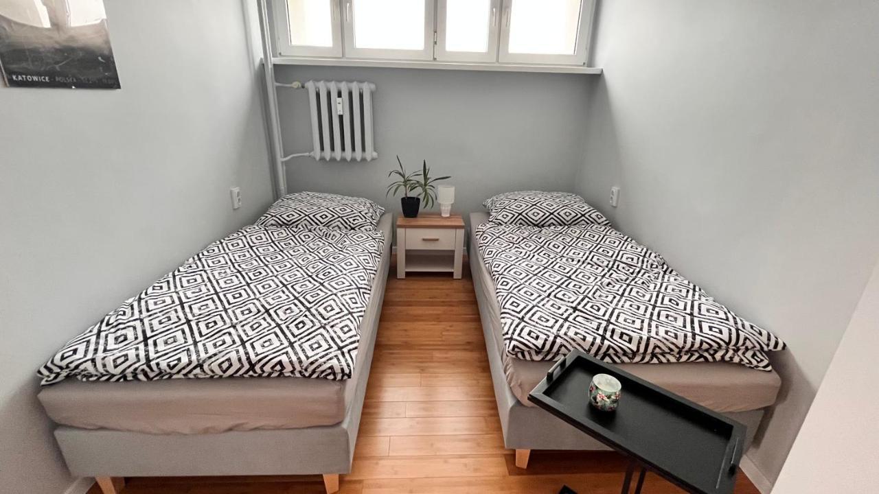 Apartament Z Widokiem Na Spodek Katowice Bagian luar foto