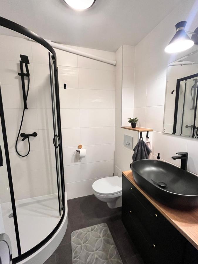 Apartament Z Widokiem Na Spodek Katowice Bagian luar foto